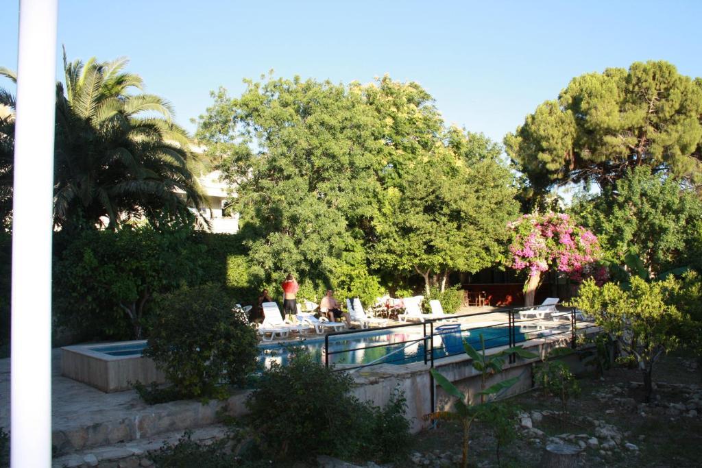 Parla Apart Hotel Кешме Экстерьер фото